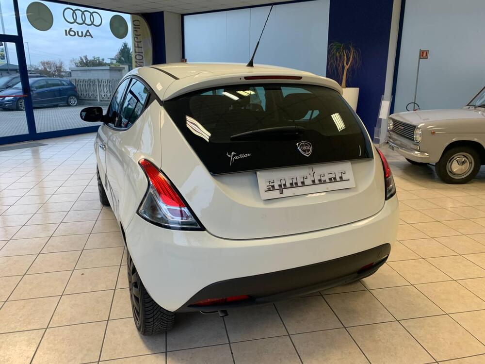 Lancia Ypsilon usata a Pavia (8)