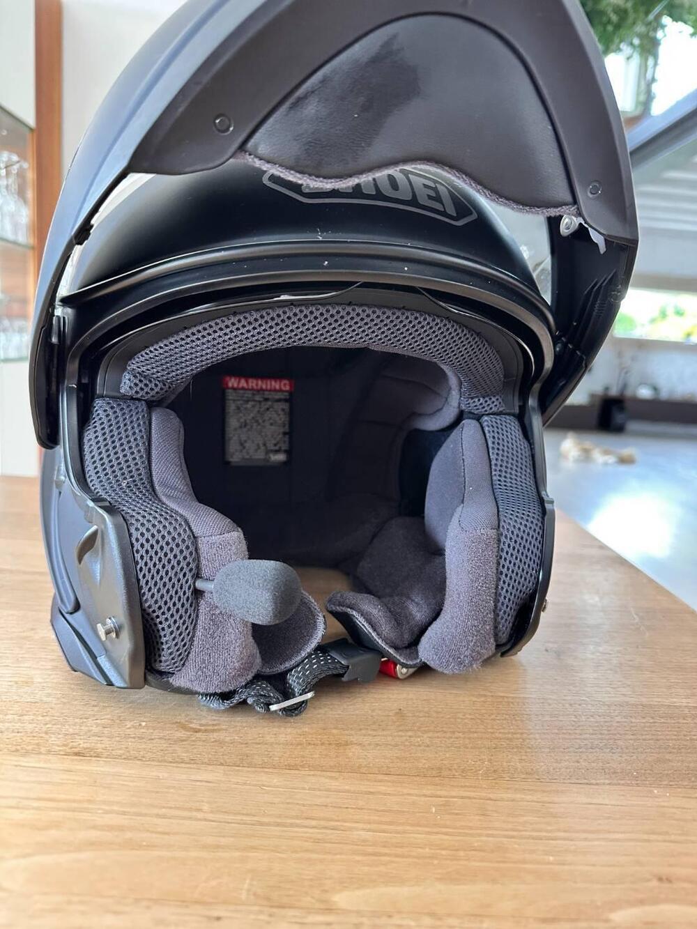 Shoei Neotec 3 con interfono SENA (2)