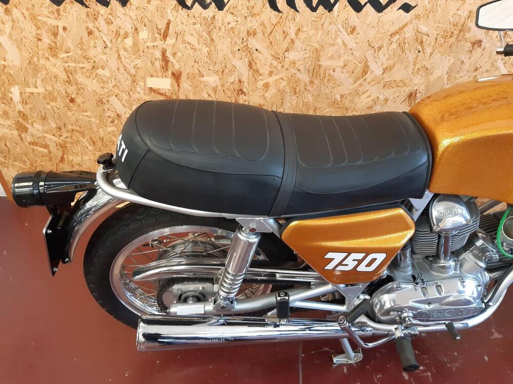 Ducati 750 GT  (7)