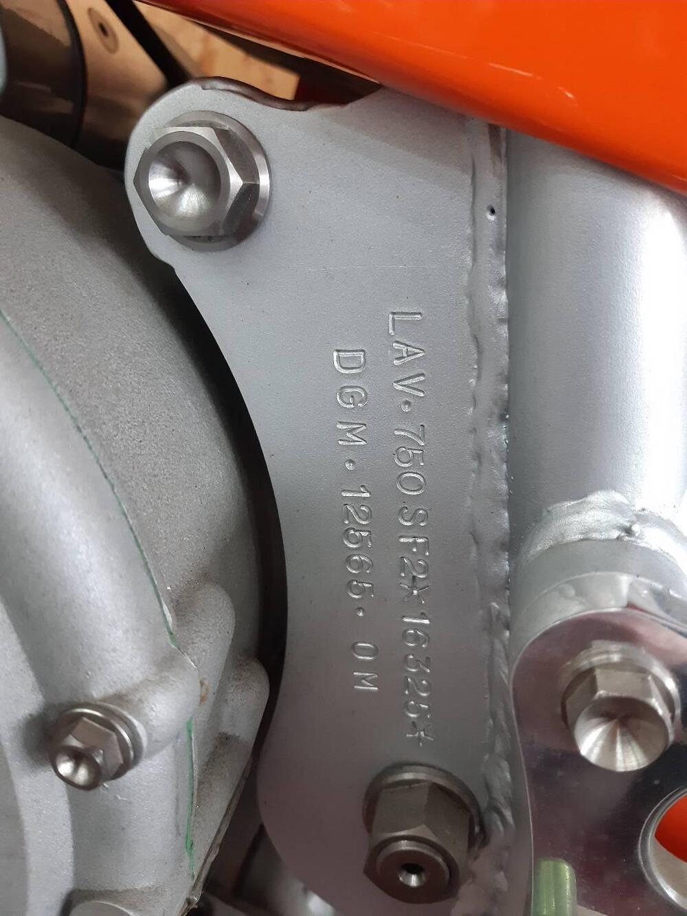 Laverda 750 SFC REPLICA (13)