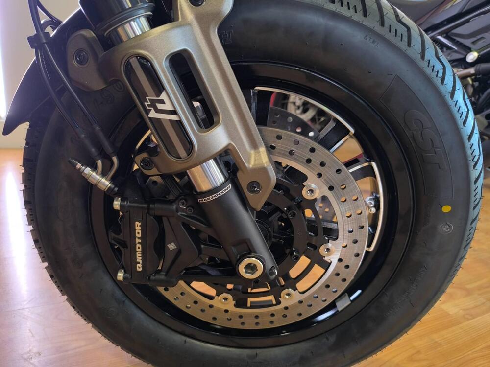 QJ Motor SRV 600 V (2025 - 26) (4)