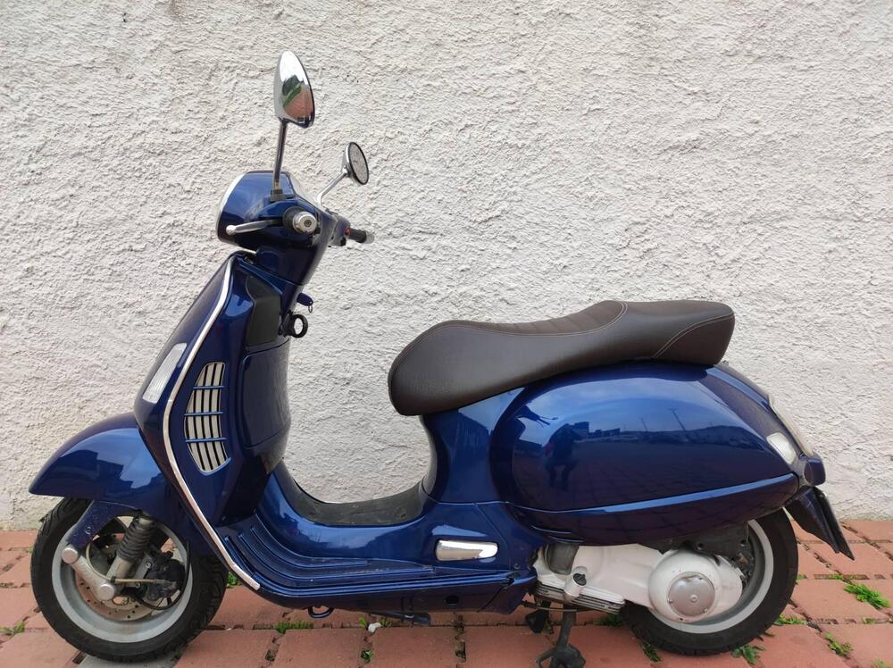 Vespa Granturismo 200 L (3)