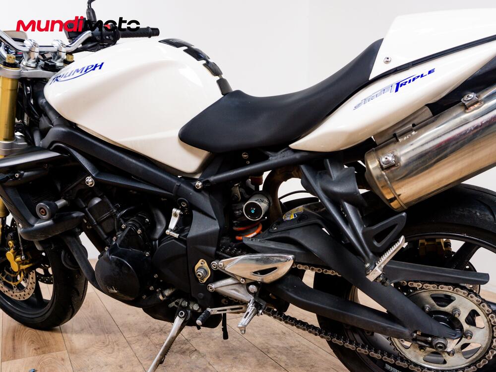 Triumph Street Triple (2013) (10)