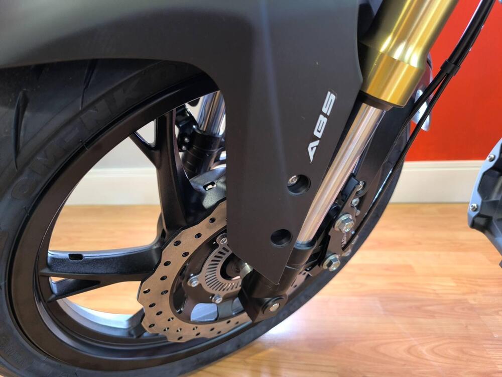 QJ Motor SRK 125 S (2025 - 26) (5)