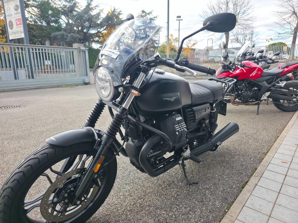 Moto Guzzi V7 III Stone Night Pack (2019 - 20) (3)