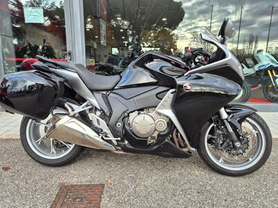 Honda VFR 1200 F ABS (2009 - 16) usata