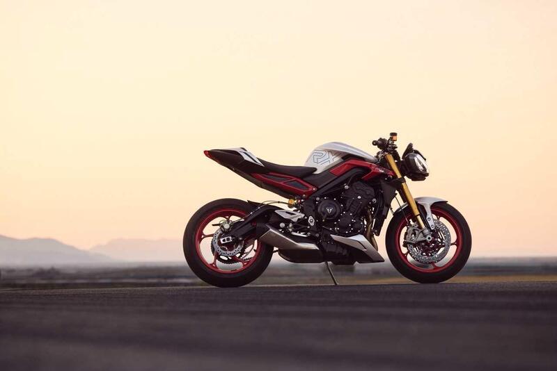 Triumph Street Triple 765 RX e Moto2 Edition: arrivano le versioni racing della naked di Hinckley