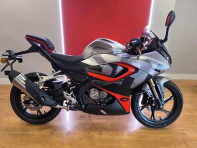 QJ Motor SRK 125 R (2025) nuova