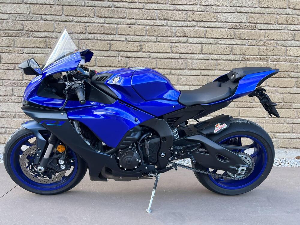 Yamaha YZF R1 (2020 - 25) (2)