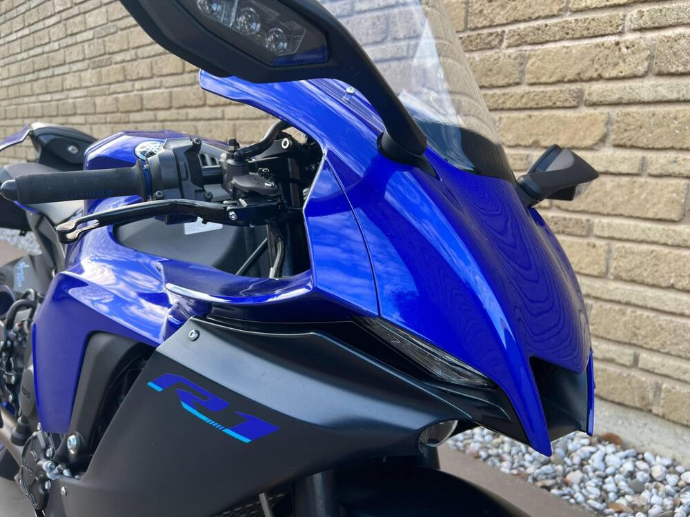 Yamaha YZF R1 (2020 - 25) (8)