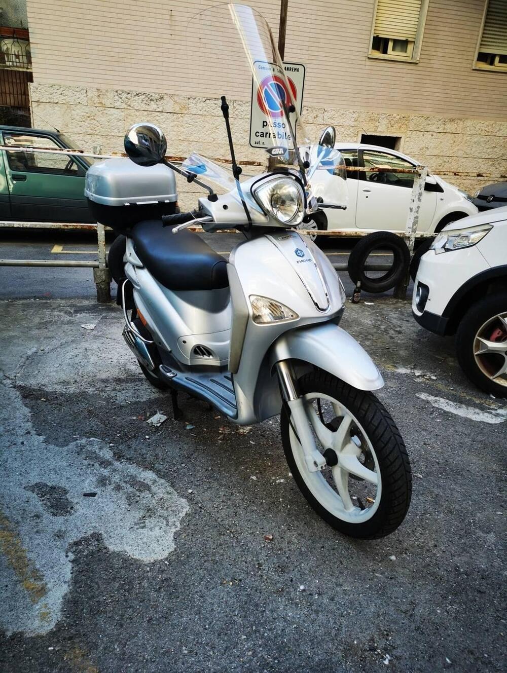 Piaggio Beverly 200 (2002 - 03) (2)