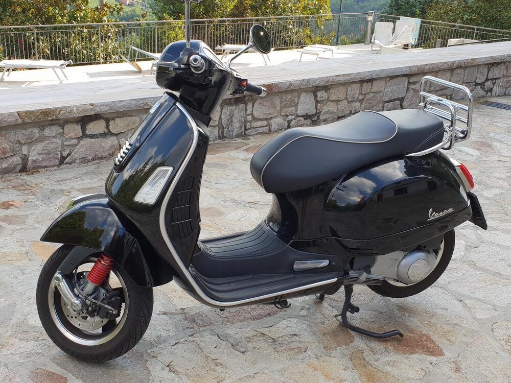 Vespa GTS 300 ABS (2014 - 16) (2)