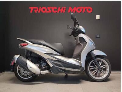 Piaggio Beverly 300 Hpe (2021) usata