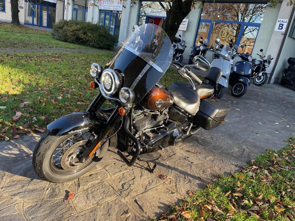 Harley-Davidson 114 Heritage Classic (2018 - 20) - FLHCS (2)