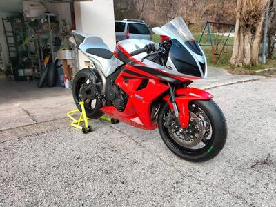 Honda CBR 600 RR (2007 - 08) usata