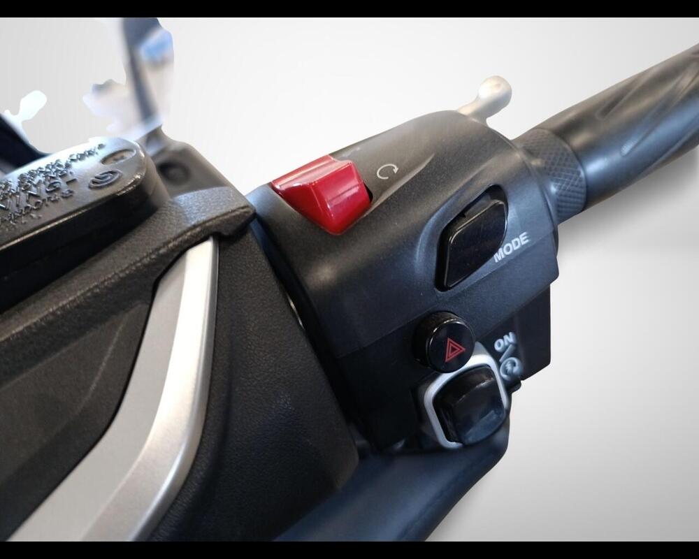 Yamaha T-Max 530 SX (2017 - 19) (9)