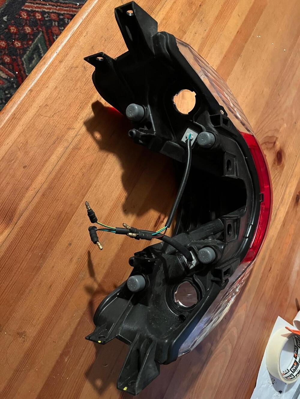 Fanale posteriore sh300 Honda (2)