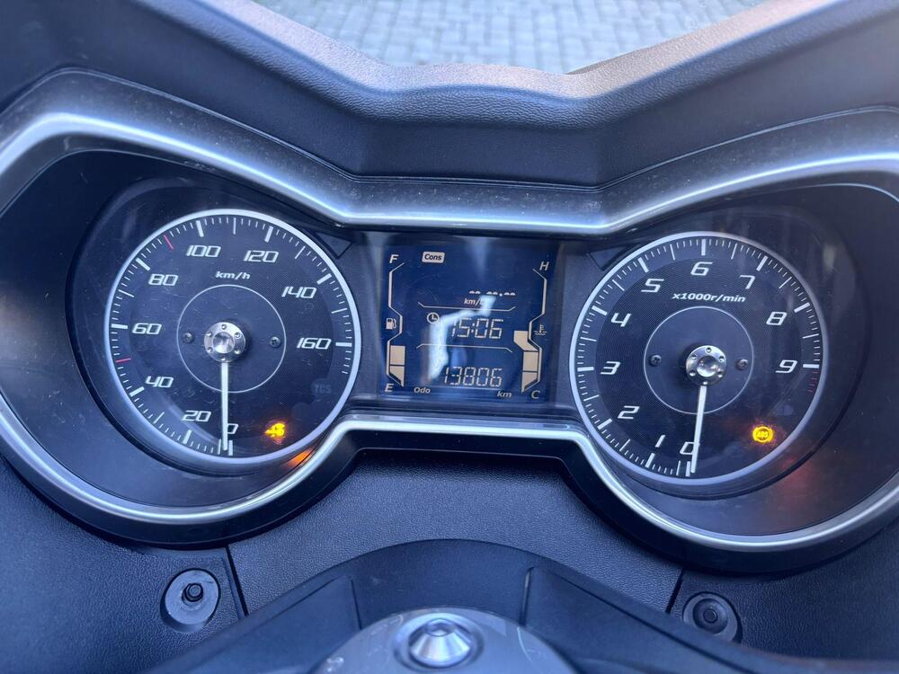 Yamaha X-Max 300 Tech Max (2021 - 24) (5)