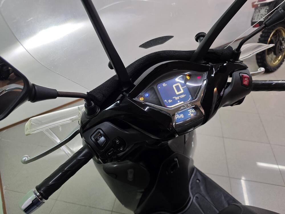 Honda SH 350 (2021 - 24) (11)