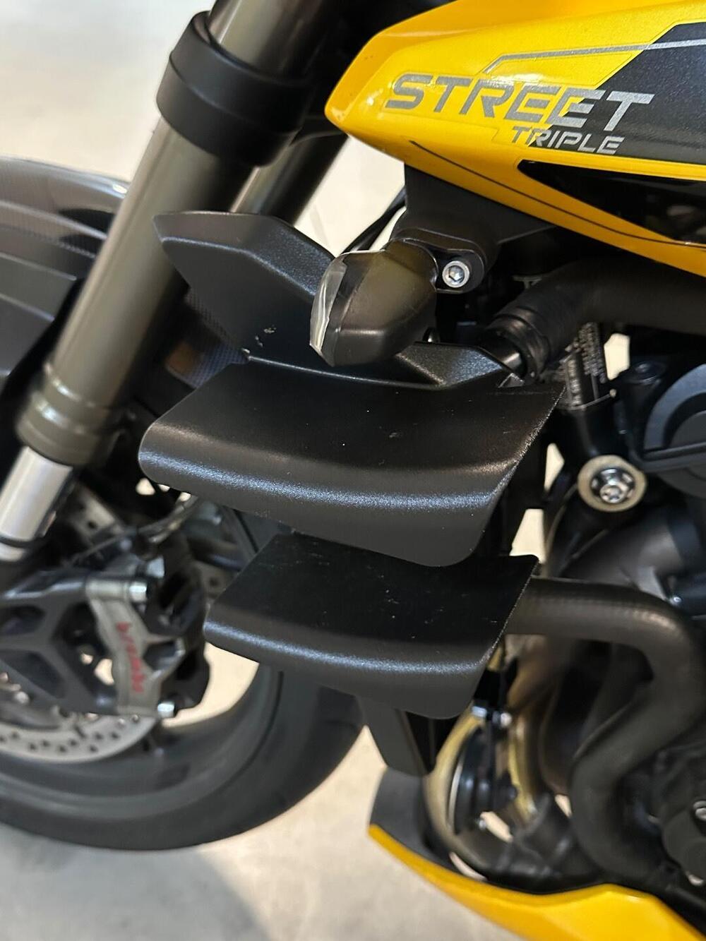 Triumph Street Triple 765 RS (2023 - 26) (11)