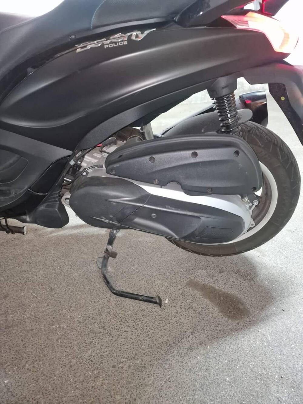 Piaggio Beverly 350 Police ABS-ASR (2018 - 20) (2)