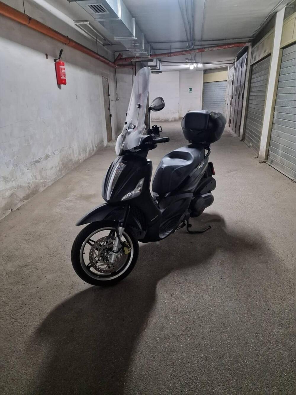 Piaggio Beverly 350 Police ABS-ASR (2018 - 20) (8)