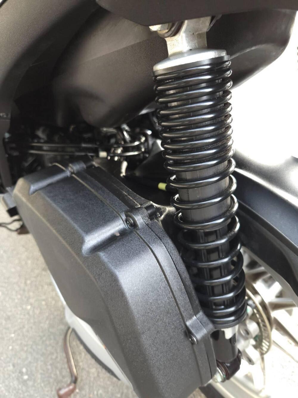 Piaggio Medley 125 ABS (2016 - 19) (14)