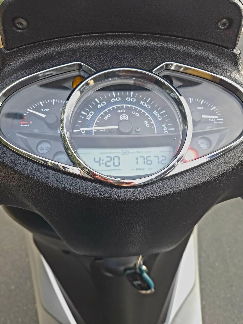 Piaggio Medley 125 ABS (2016 - 19) (17)