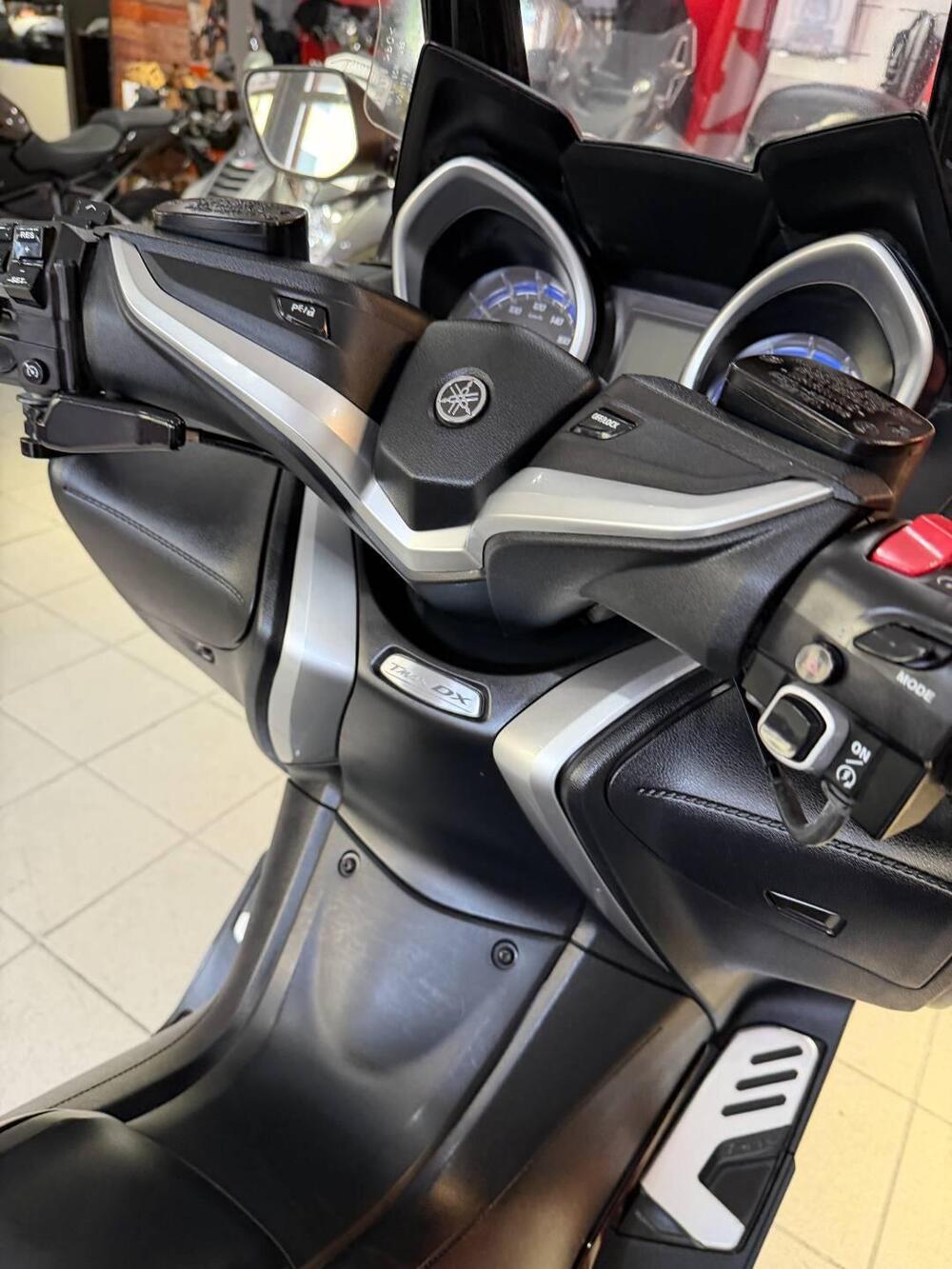 Yamaha T-Max 530 DX (2017 - 19) (9)