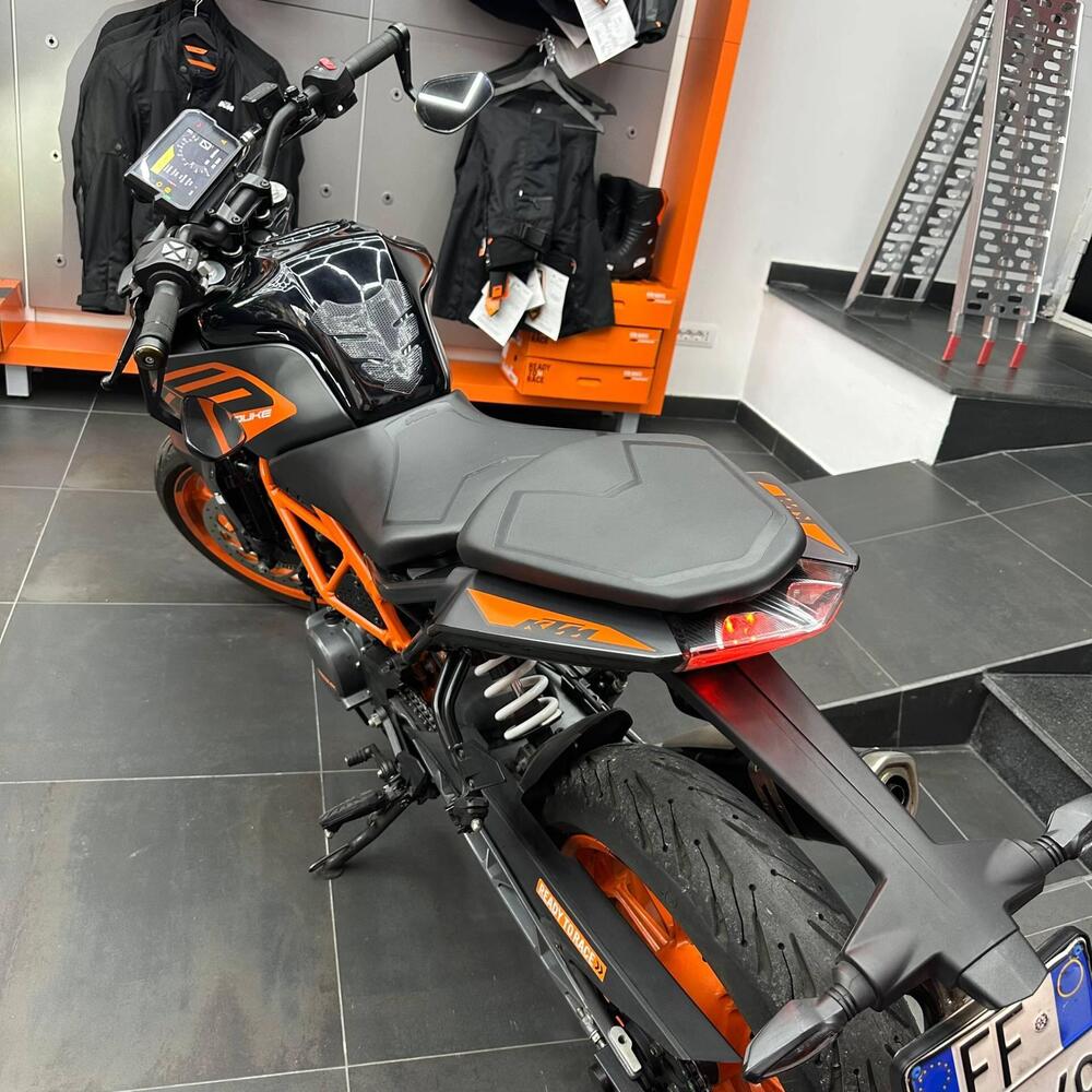 KTM 125 Duke (2021 - 23) (4)