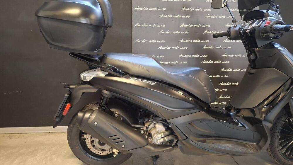 Piaggio Beverly 300 i.e. ABS-ASR (2016 - 20) (4)