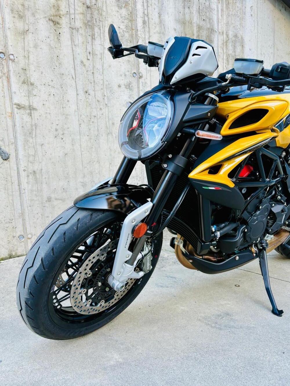 MV Agusta Dragster 800 RR SCS (2021 - 25) (2)