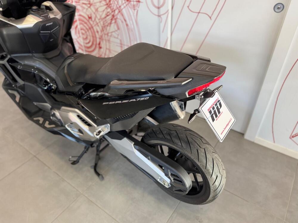 Honda Forza 750 DCT (2021 - 24) (16)