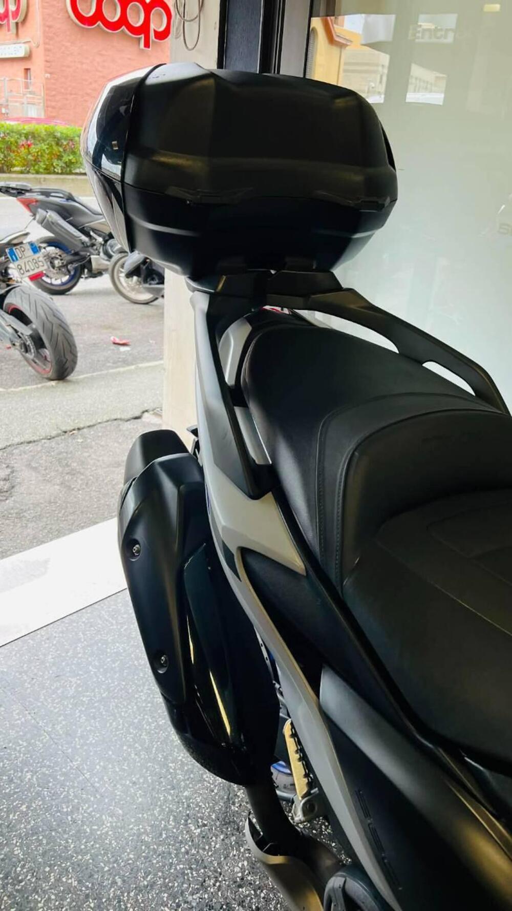 Yamaha T-Max 560 (2020 - 21) (8)