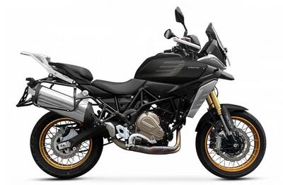 QJ Motor SRT 700 SX (2025) nuova