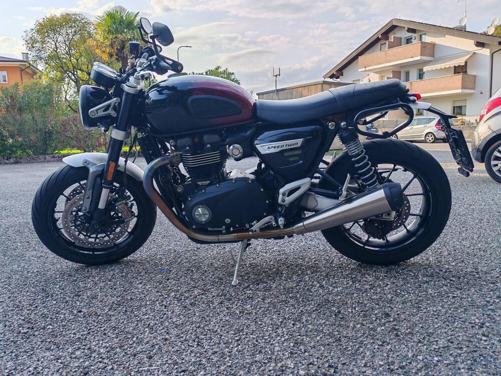 Triumph Speed Twin 1200 Stealth Edition (2024) (3)