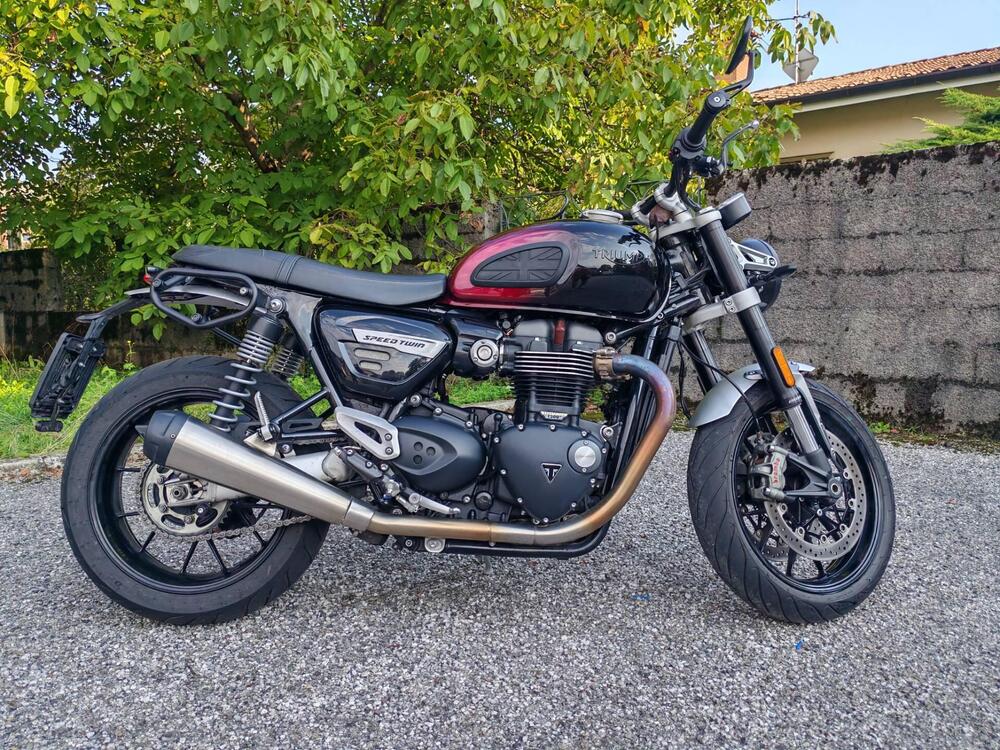 Triumph Speed Twin 1200 Stealth Edition (2024) (5)