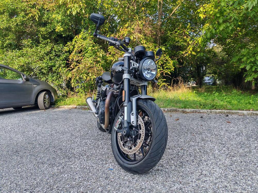 Triumph Speed Twin 1200 Stealth Edition (2024) (9)
