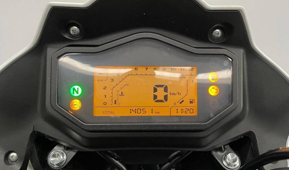 Benelli TRK 251 (2022 - 25) (15)