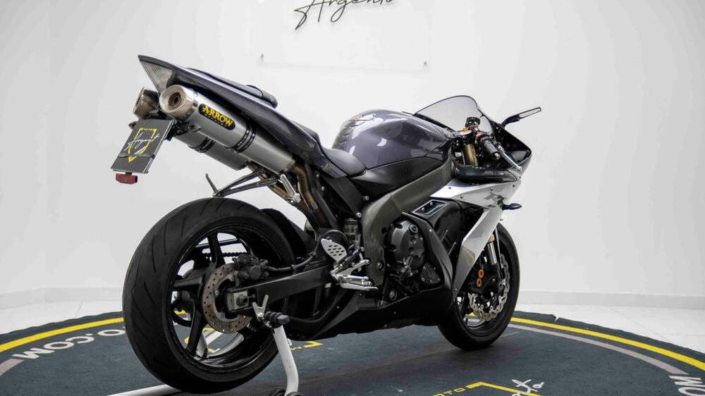 Yamaha YZF R1 (2006 - 07) (8)