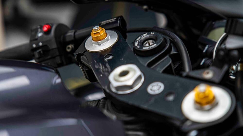 Yamaha YZF R1 (2006 - 07) (12)