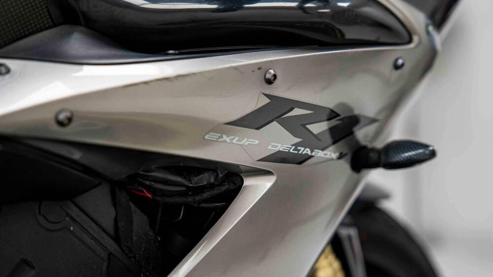 Yamaha YZF R1 (2006 - 07) (13)