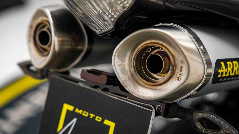 Yamaha YZF R1 (2006 - 07) (16)