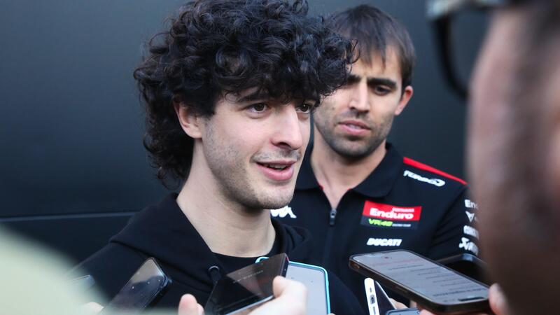 MotoGP 2025. I test di Valencia. Celestino Vietti racconta il regalo-MotoGP: &quot;Stile simile alla Moto2, ma frenata impressionante!&quot;