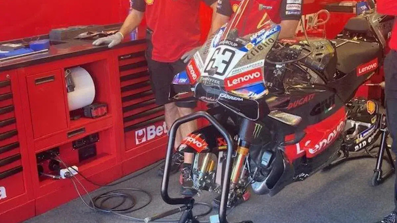 MotoGP 2025. I test di Valencia aprono la stagione 2026: Aprilia davanti, Ducati sperimenta, Yamaha V4 impressiona [GALLERY]