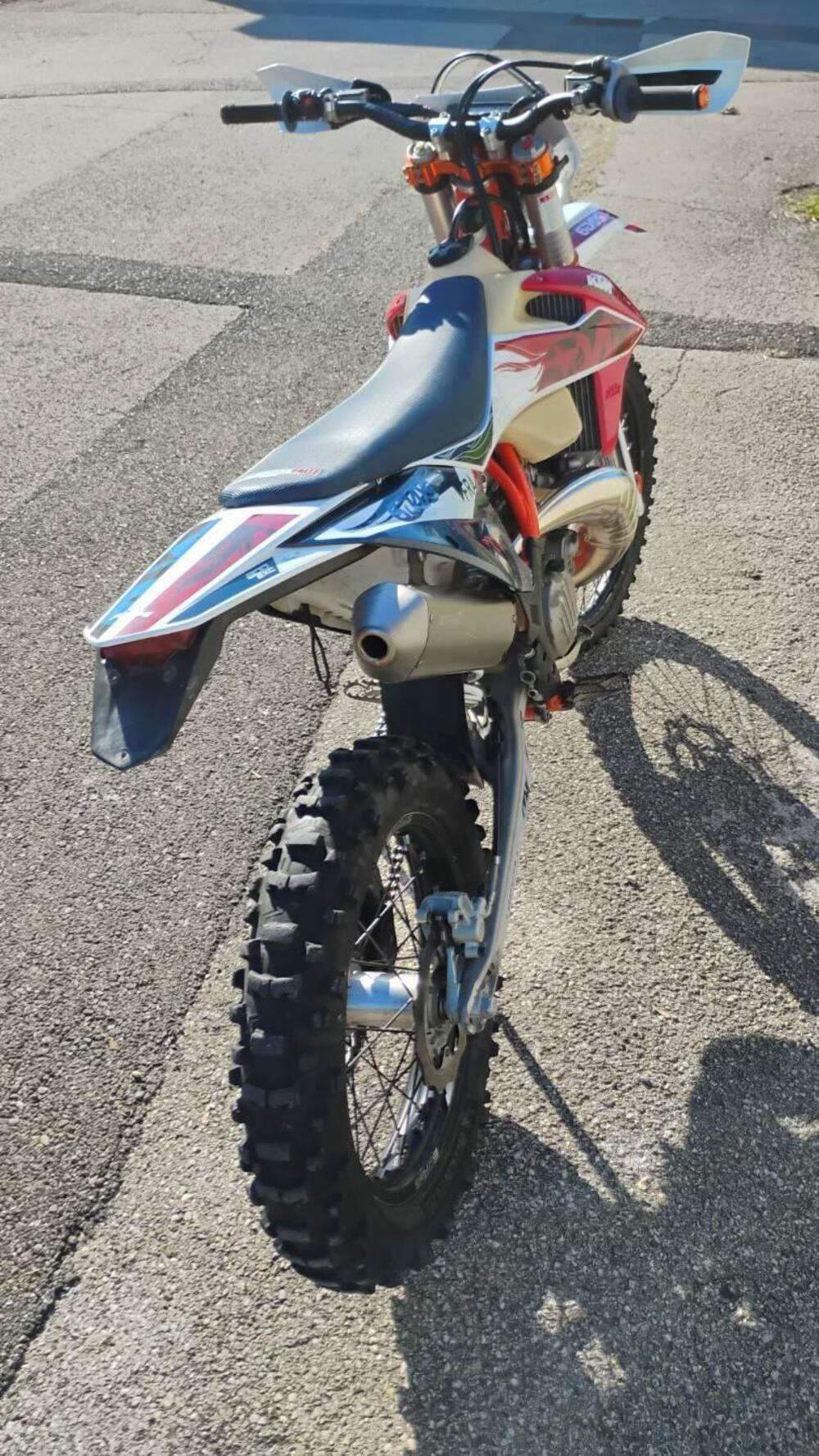 KTM 300 EXC TPI Six Days (2023) (3)