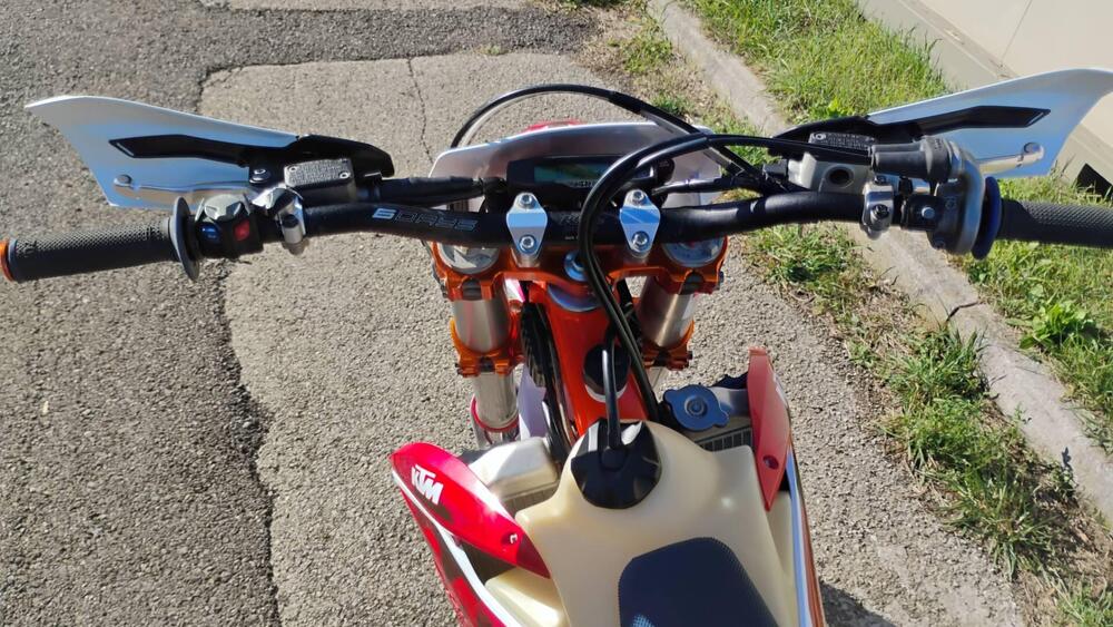 KTM 300 EXC TPI Six Days (2023) (4)