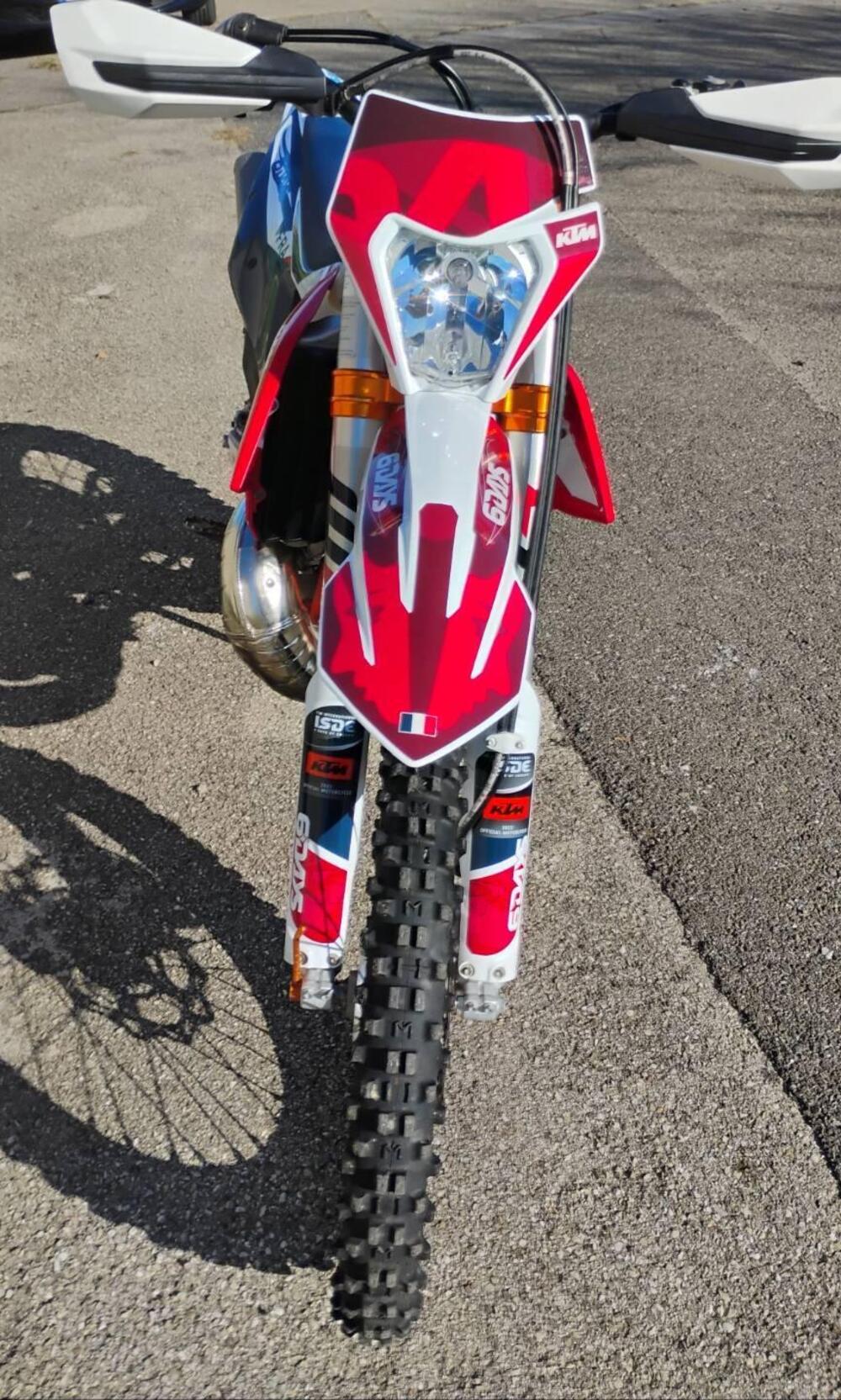 KTM 300 EXC TPI Six Days (2023) (6)