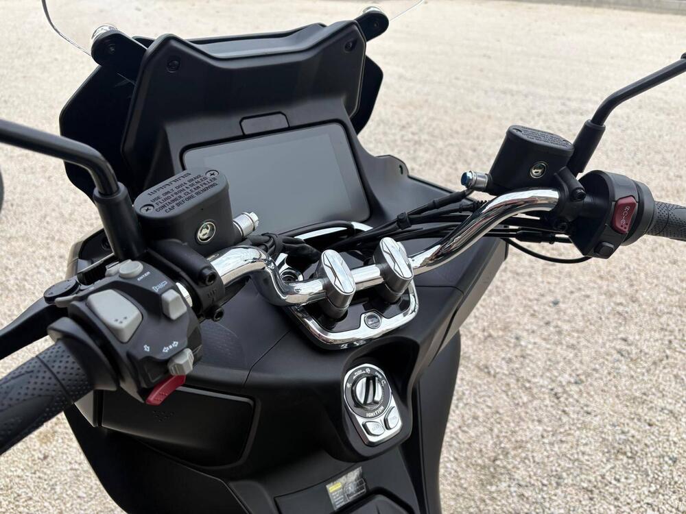 QJ Motor MTX 300 (2025 - 26) (5)