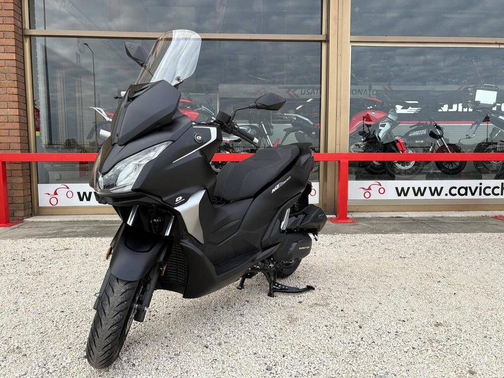 QJ Motor MTX 300 (2025 - 26) (2)